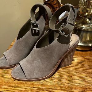 Marc fisher Vidal sandal 6.5 never been worn